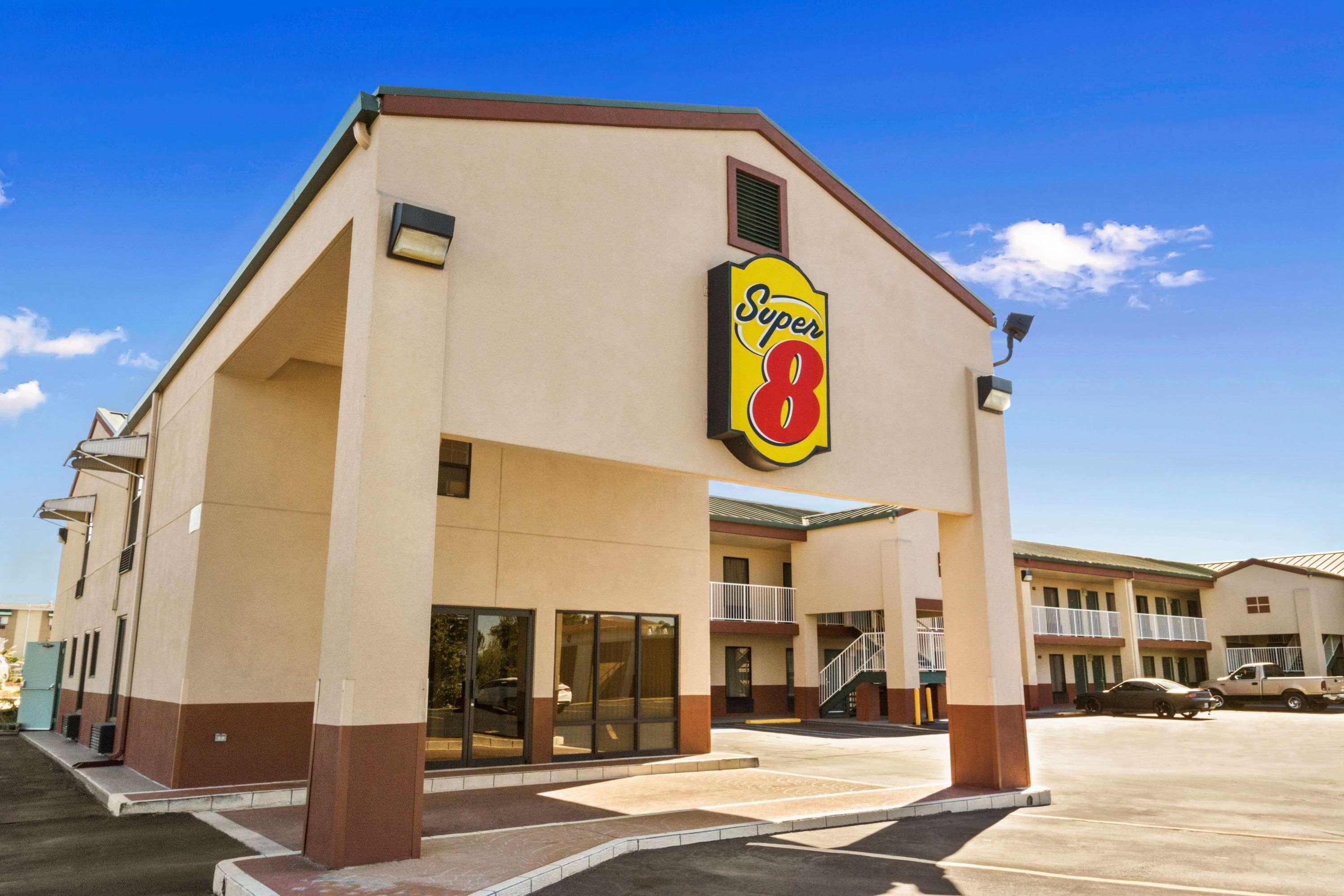 Super 8 By Wyndham Hattiesburg North Motel Exterior photo